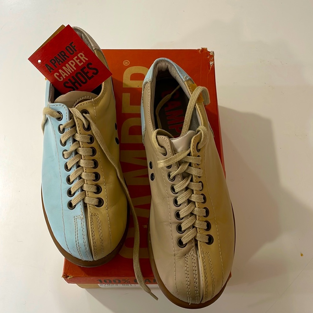 Original Camper lace up twins sz 7/37